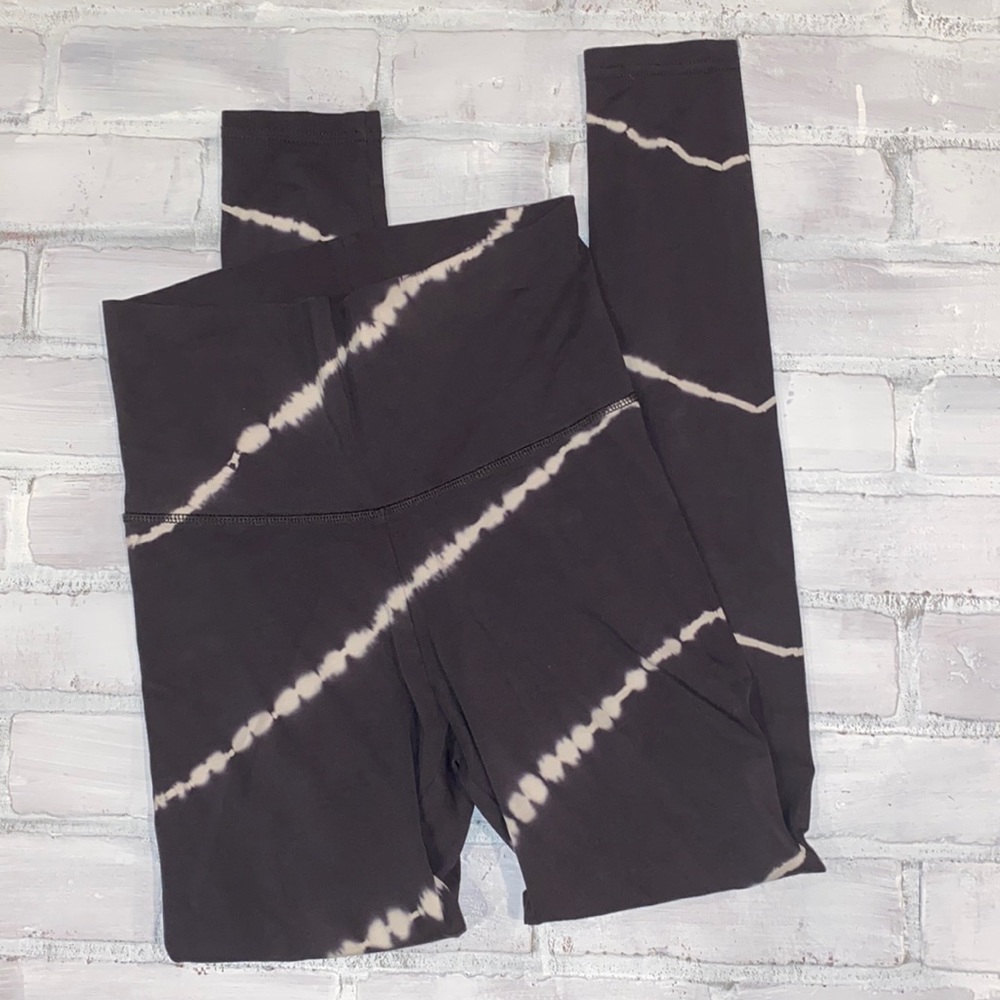 Aerie gray white striped tie dye leggings